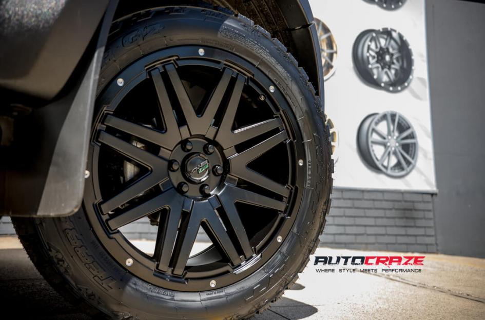 NISSAN NAVARA RAMPAGE SATIN BLACK